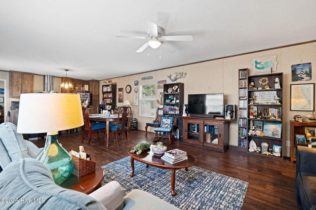 211 NE 76th Street, Oak Island, NC 28465