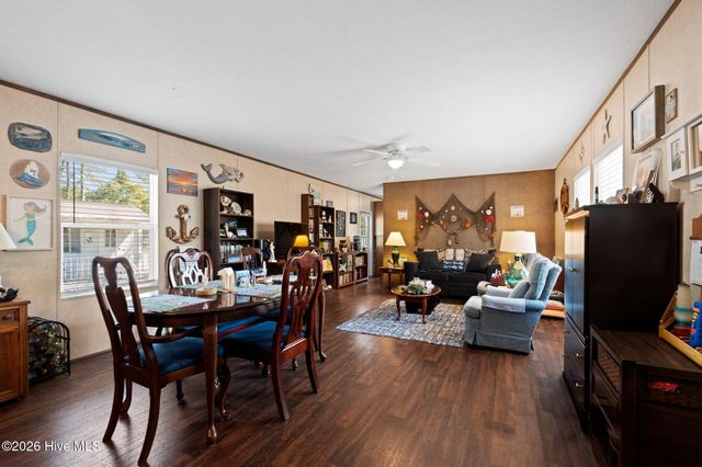 211 NE 76th Street, Oak Island, NC 28465