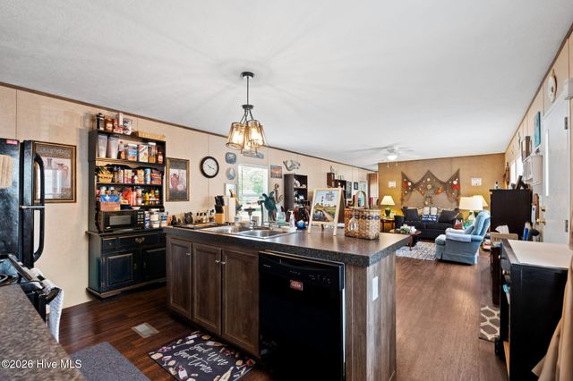 211 NE 76th Street, Oak Island, NC 28465
