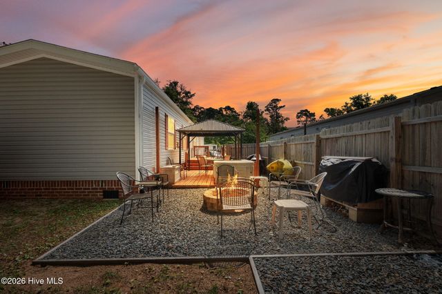 211 NE 76th Street, Oak Island, NC 28465