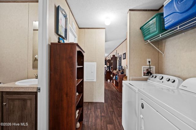 211 NE 76th Street, Oak Island, NC 28465