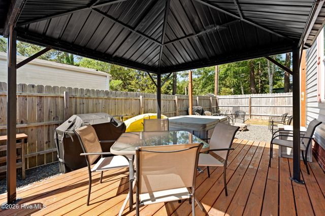 211 NE 76th Street, Oak Island, NC 28465