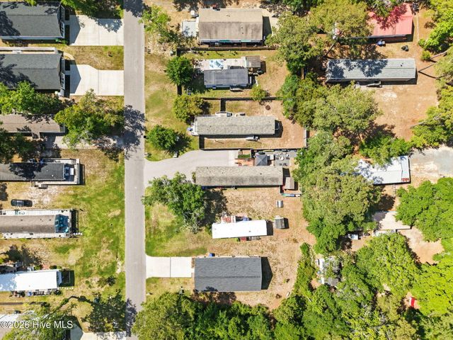 211 NE 76th Street, Oak Island, NC 28465