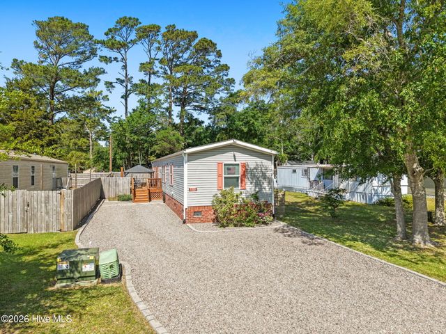 211 NE 76th Street, Oak Island, NC 28465