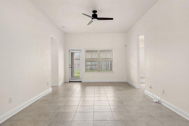 13221 Lago Acero Lane, Texas City, TX 77568