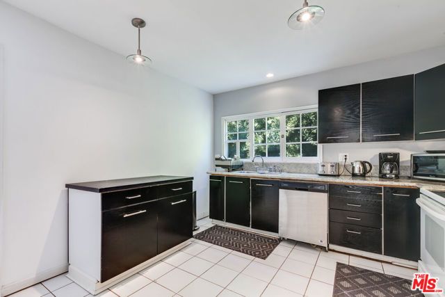139 S Rexford Drive, Beverly Hills, CA 90212