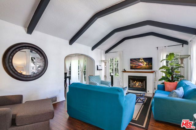 139 S Rexford Drive, Beverly Hills, CA 90212