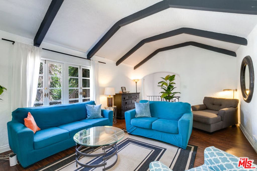 139 S Rexford Drive, Beverly Hills, CA 90212