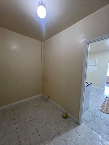 1933 S Corning, Los Angeles, CA 90034
