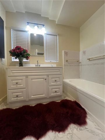1933 S Corning, Los Angeles, CA 90034