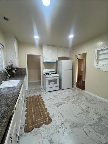 1933 S Corning, Los Angeles, CA 90034