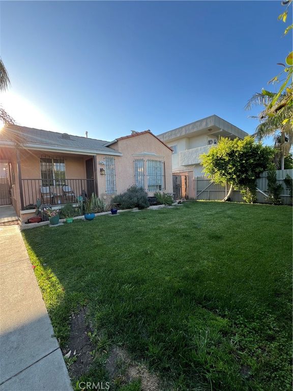 1933 S Corning, Los Angeles, CA 90034