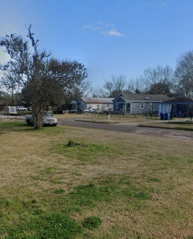 906 Rice Street, Hempstead, TX 77445