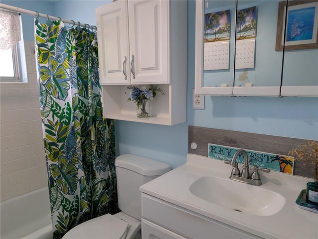 5929 EASY STREET I-23, Bradenton, FL 34207