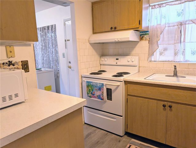 5929 EASY STREET I-23, Bradenton, FL 34207