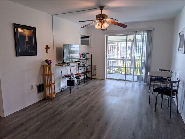 5929 EASY STREET I-23, Bradenton, FL 34207