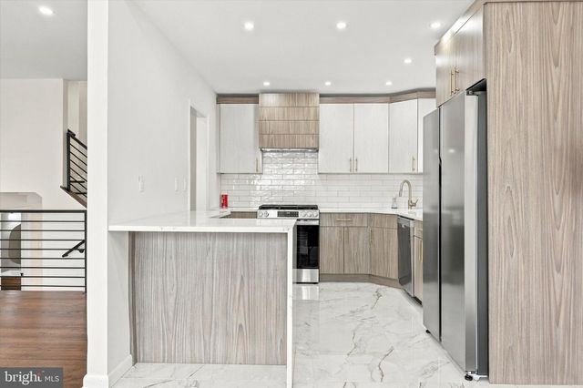 204 BELLE ARBOR DR, Cherry Hill, NJ 08034