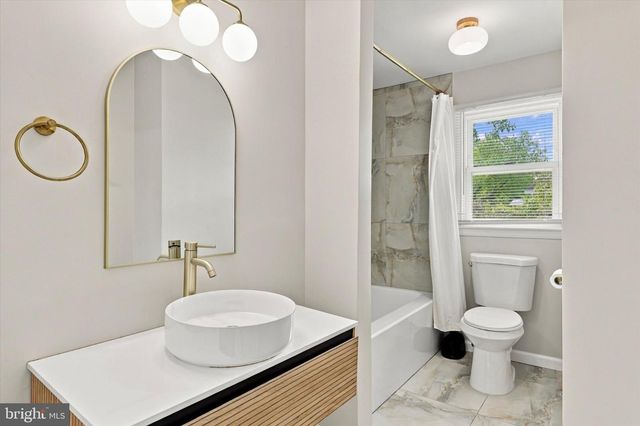 204 BELLE ARBOR DR, Cherry Hill, NJ 08034