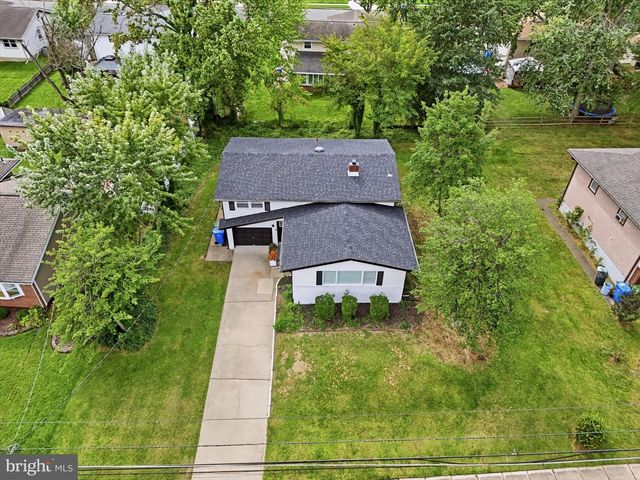 204 BELLE ARBOR DR, Cherry Hill, NJ 08034