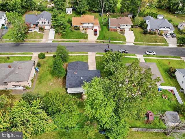 204 BELLE ARBOR DR, Cherry Hill, NJ 08034