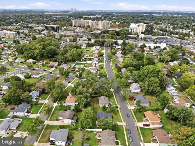 204 BELLE ARBOR DR, Cherry Hill, NJ 08034
