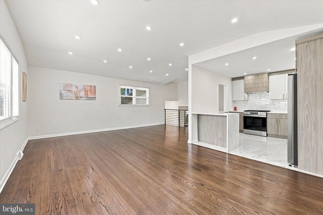 204 BELLE ARBOR DR, Cherry Hill, NJ 08034