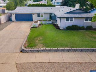 2017 Amirante St, Eugene, OR 97402