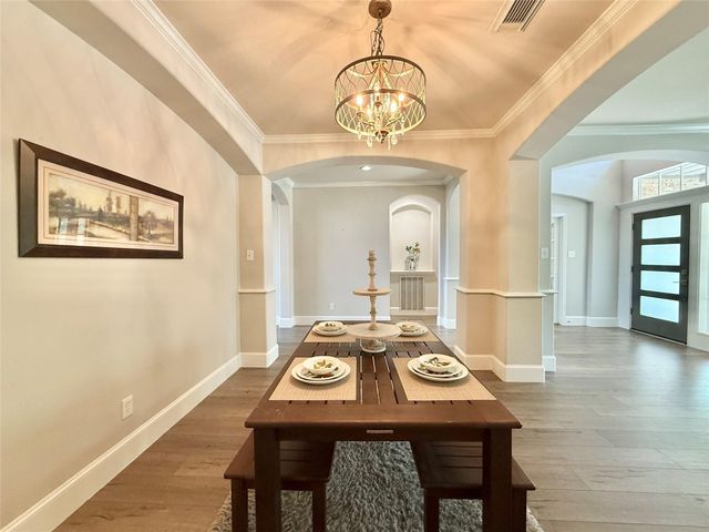 251 N Maple Glade Circle, The Woodlands, TX 77382