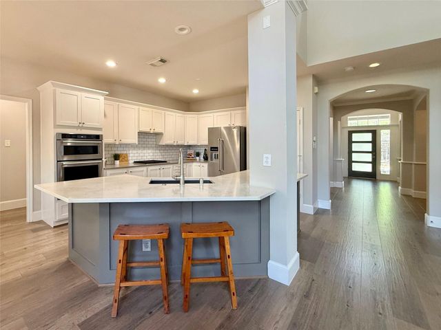 251 N Maple Glade Circle, The Woodlands, TX 77382