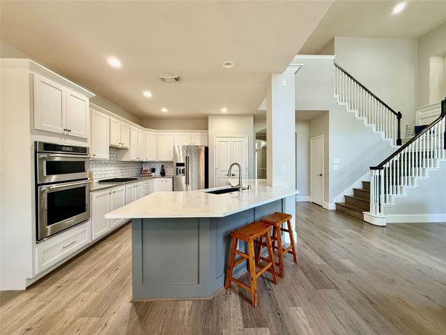 251 N Maple Glade Circle, The Woodlands, TX 77382