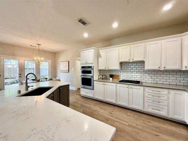 251 N Maple Glade Circle, The Woodlands, TX 77382