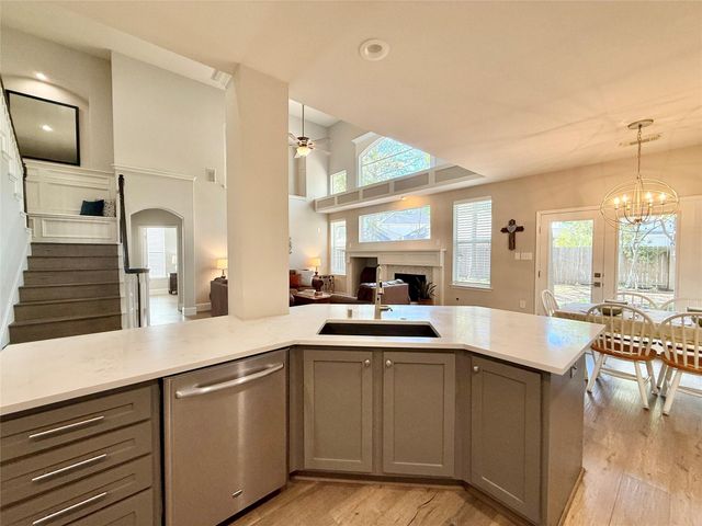 251 N Maple Glade Circle, The Woodlands, TX 77382