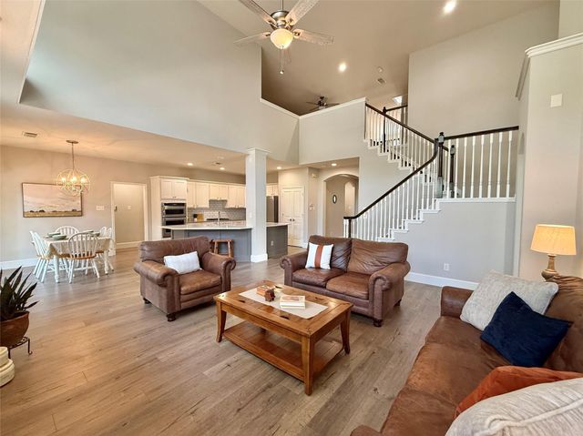 251 N Maple Glade Circle, The Woodlands, TX 77382