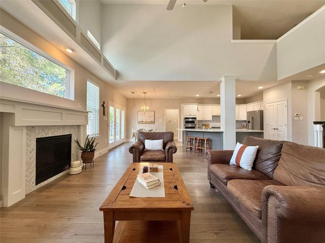 251 N Maple Glade Circle, The Woodlands, TX 77382