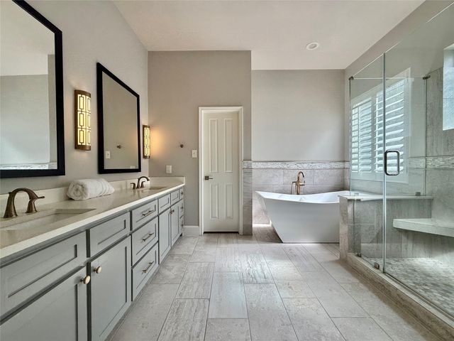 251 N Maple Glade Circle, The Woodlands, TX 77382