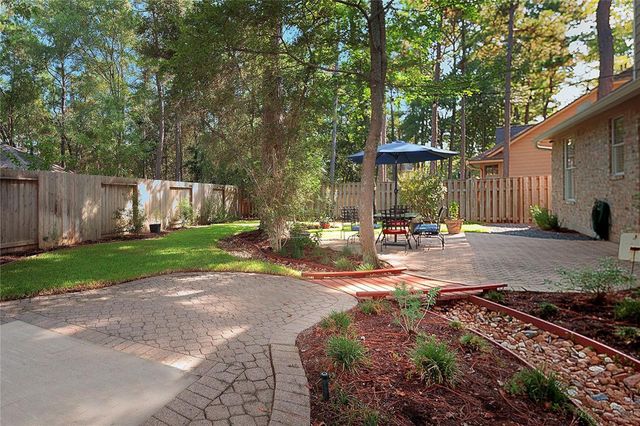 251 N Maple Glade Circle, The Woodlands, TX 77382