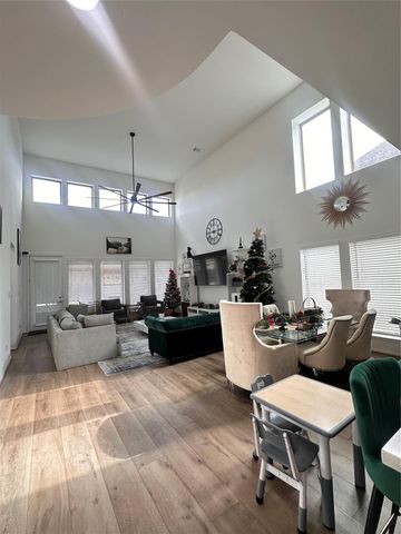 1402 Hudgins Pass, Richmond, TX 77469