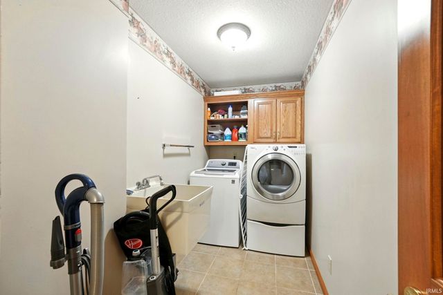 1034 Lake Shores Drive, Decatur, IN 46733