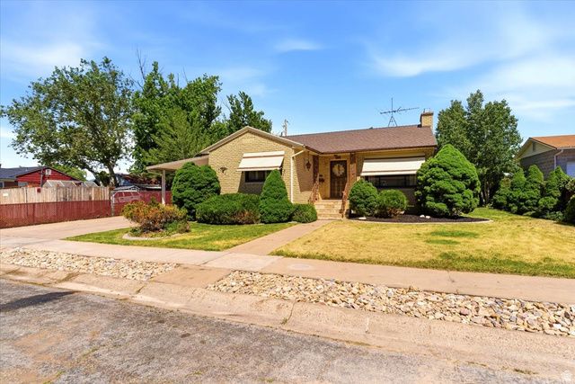 5166 S 2150 W, Roy, UT 84067