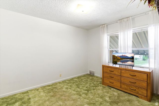 5166 S 2150 W, Roy, UT 84067