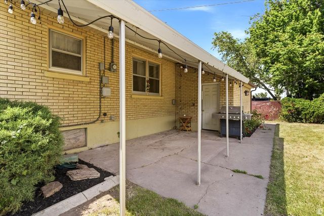 5166 S 2150 W, Roy, UT 84067