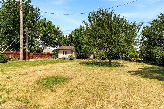 5166 S 2150 W, Roy, UT 84067