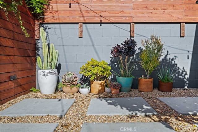 5979 Hereford, Los Angeles, CA 90022