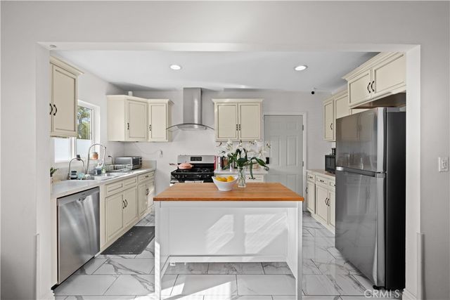 5979 Hereford, Los Angeles, CA 90022