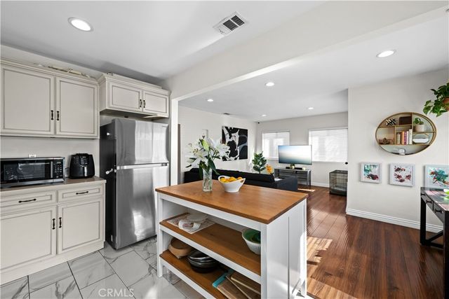 5979 Hereford, Los Angeles, CA 90022