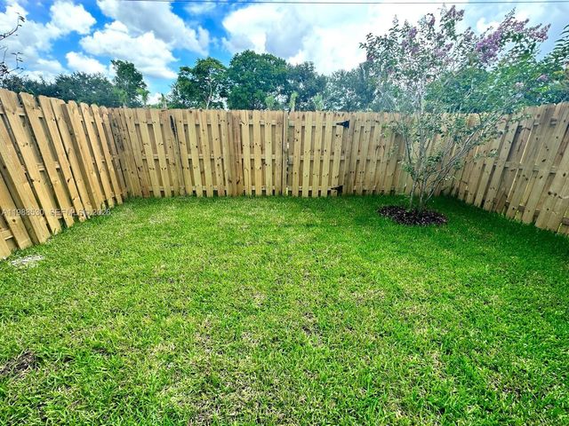 11965 NW 47th Mnr, Coral Springs, FL 33076