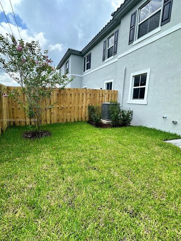 11965 NW 47th Mnr, Coral Springs, FL 33076