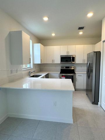 11965 NW 47th Mnr, Coral Springs, FL 33076