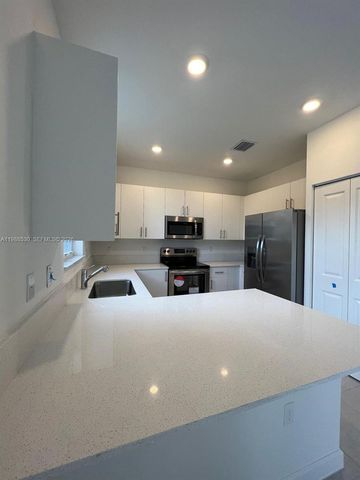 11965 NW 47th Mnr, Coral Springs, FL 33076