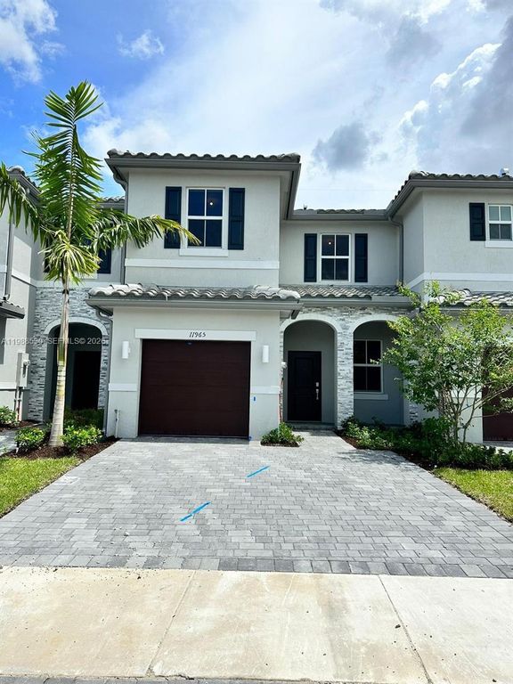 11965 NW 47th Mnr, Coral Springs, FL 33076